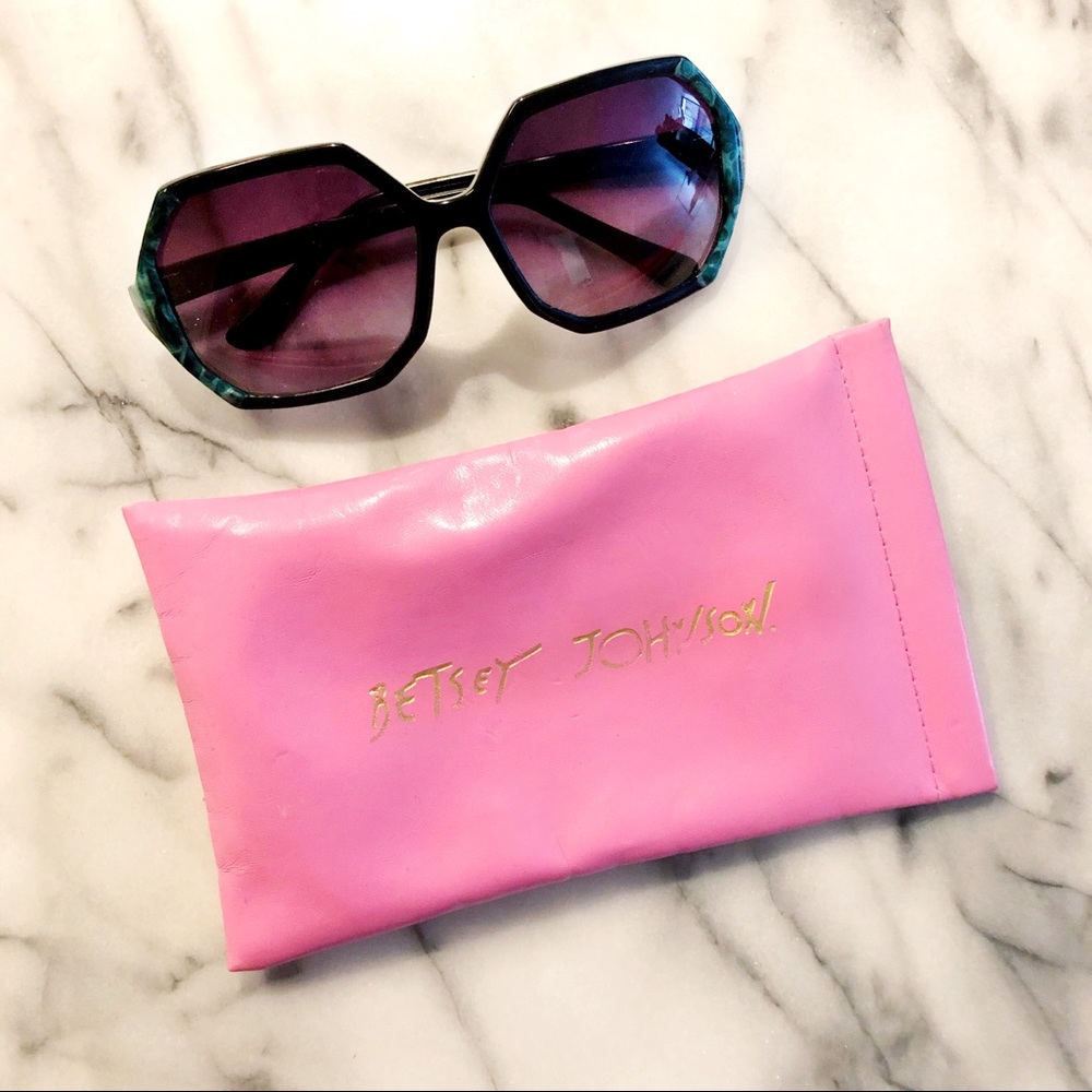 BETSEY JOHNSON Jade Tortoise UV Sunglasses
